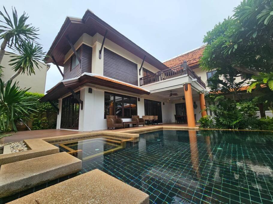 Tranquil Orient Thai 5br Pool Retreat Pattaya